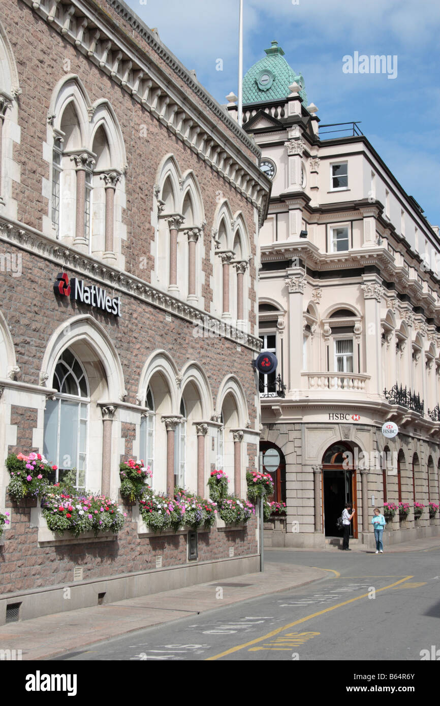 Natwest e HSBC banche al posto della libreria in St Helier Jersey nelle isole del Canale della Manica Foto Stock