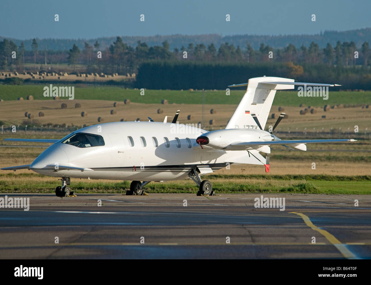 AirGO Flugservice Piaggio P-180 Avanti twin rivolta indietro turboelica di motori a Inverness Scozia SCO 2017 Foto Stock