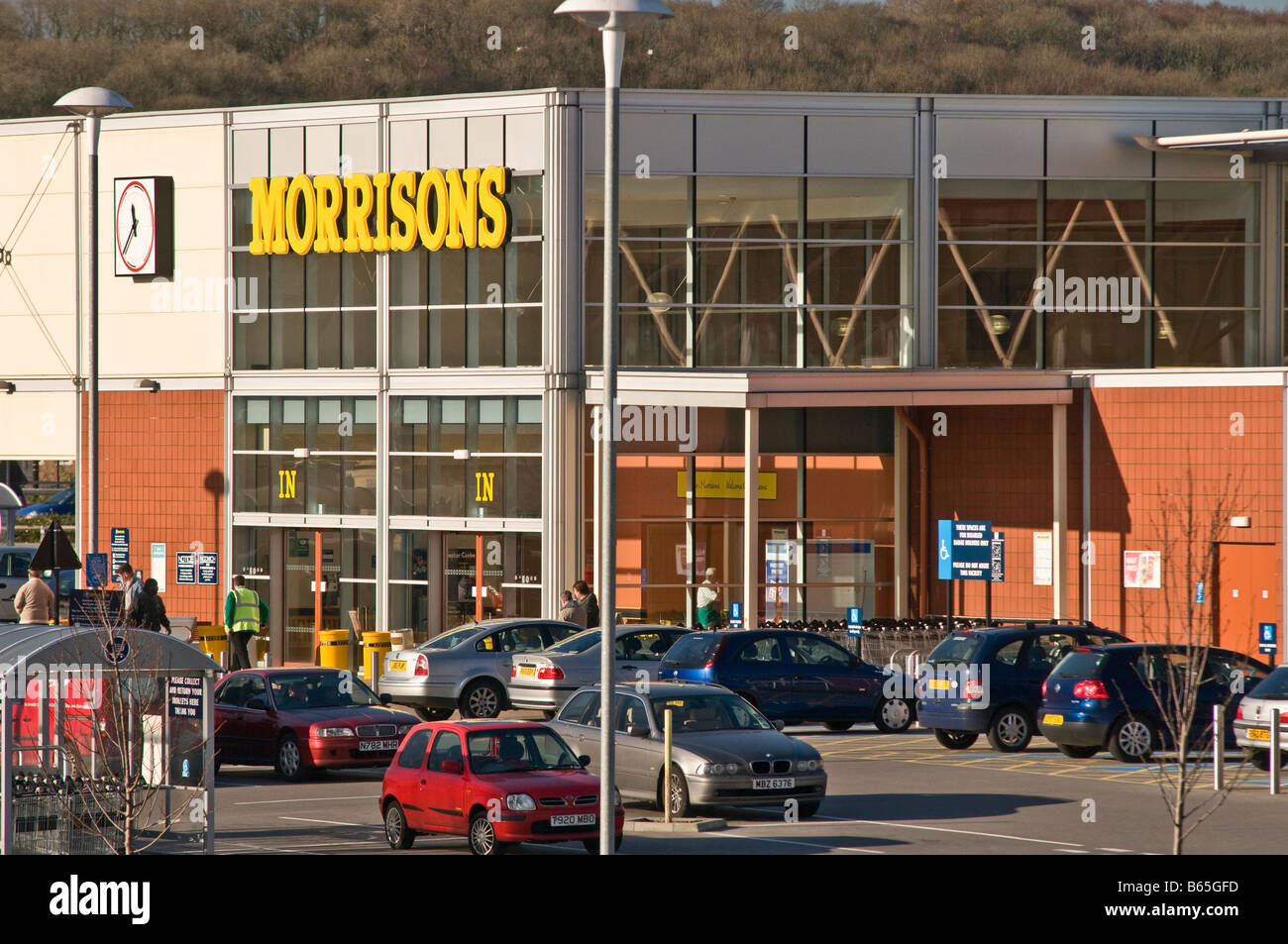 Morrisons supermercato nella Baia di Cardiff Galles Foto Stock