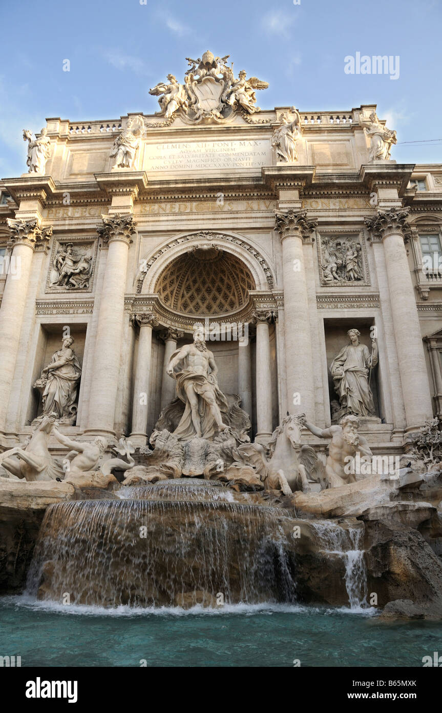 Fontana di Trevi a Roma, in Italia che ha ispirato il film ' 3 monete nella Fontana' e Respighi tono della poesia le fontane di Roma Foto Stock