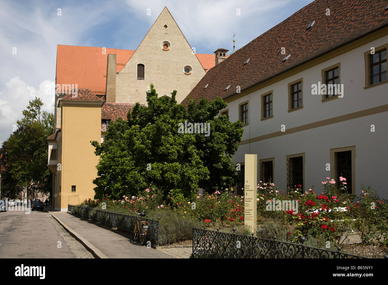 Ingresso Furstliche schloss museum per lo Schloss Thurn und Taxis castle Regensburg Germania Foto Stock