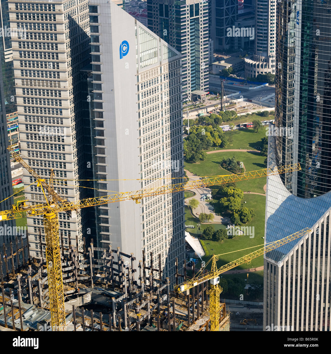 Costruzione in Cina Shanghai logo su edificio avrebbe bisogno di essere rimosso per ad&utilizzo promozionale Foto Stock