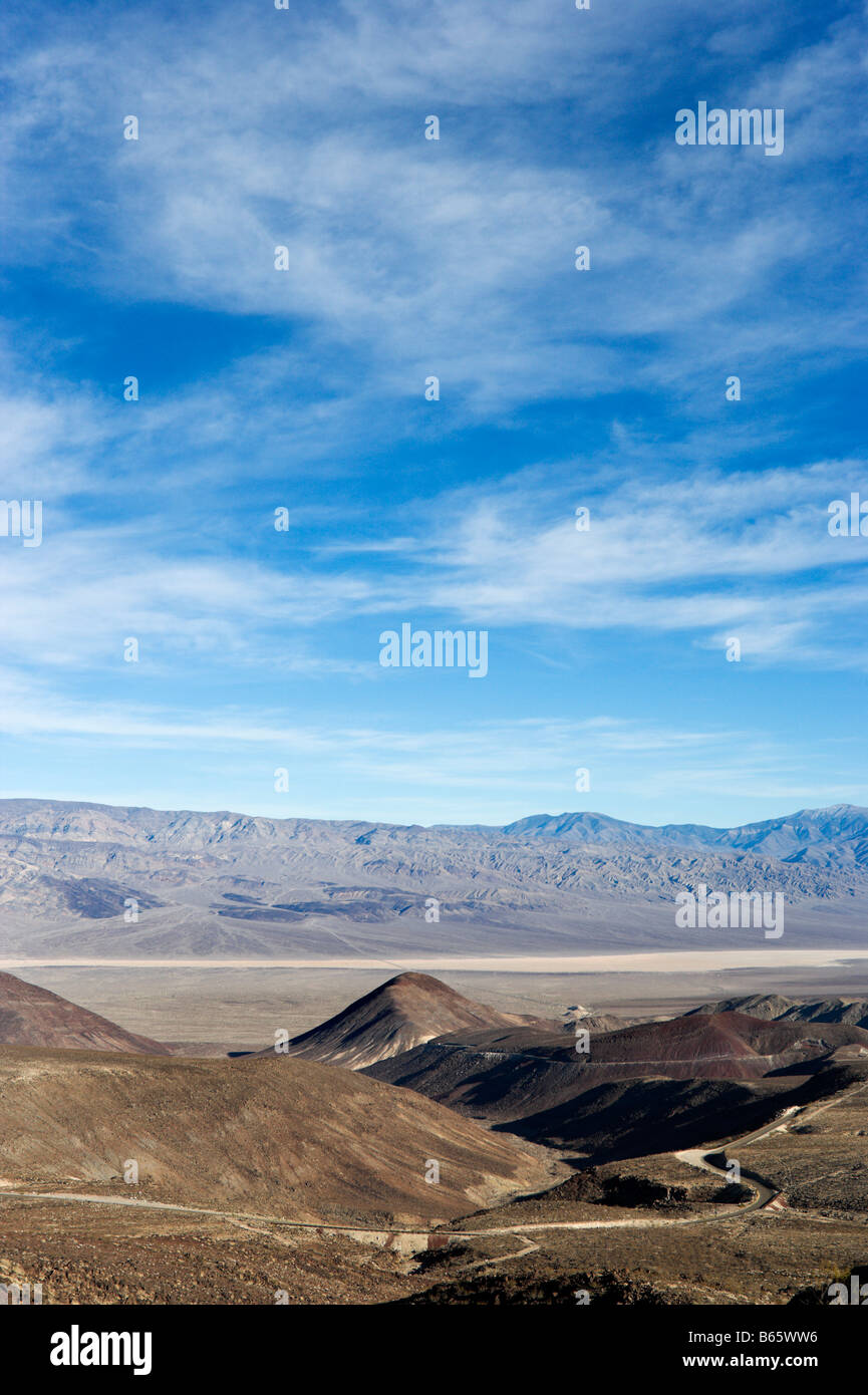 Vista da SR 190 nella gamma Panamint appena passato Towne Pass, Parco Nazionale della Valle della Morte, CALIFORNIA, STATI UNITI D'AMERICA Foto Stock