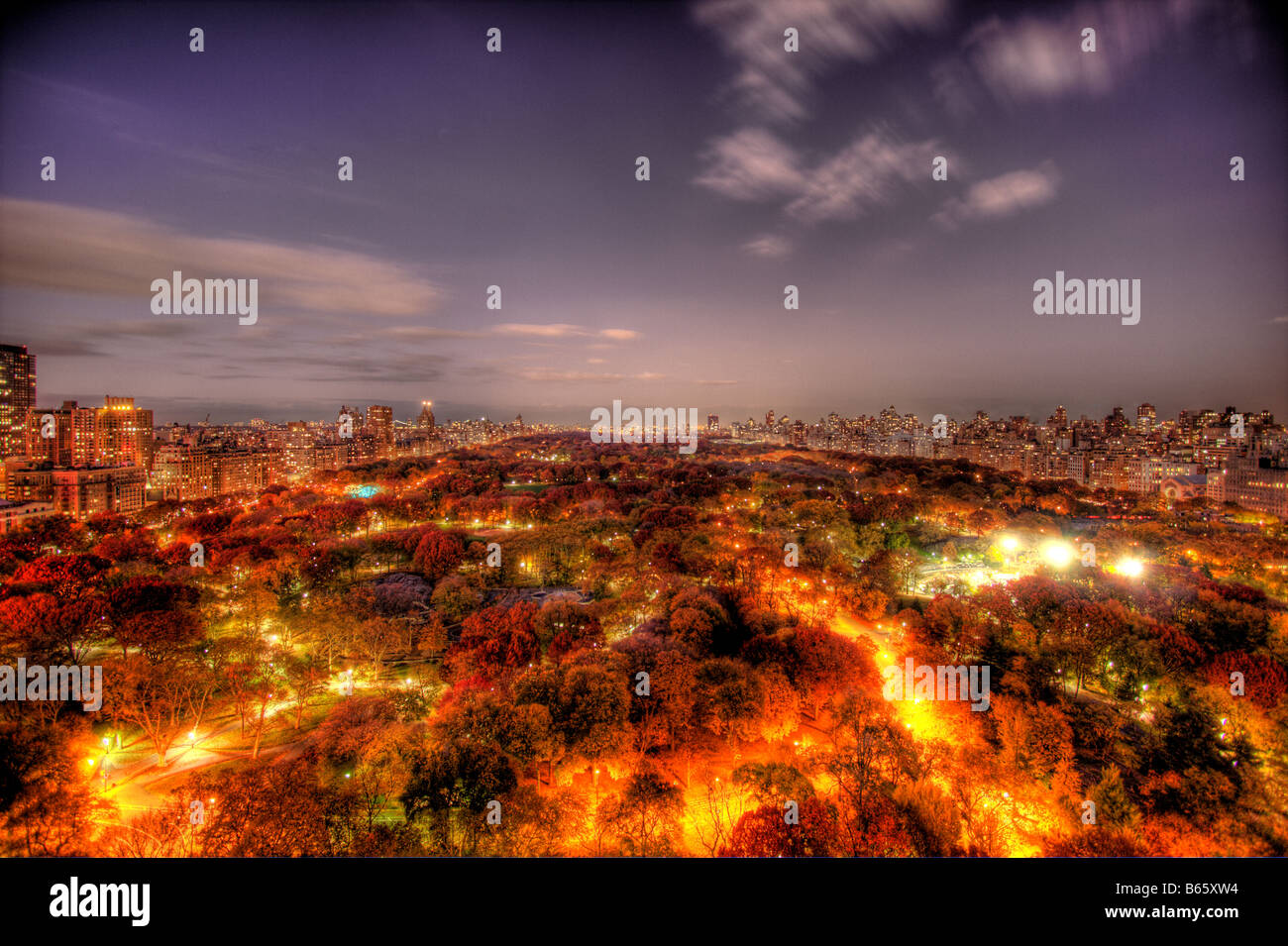 High Dynamic Range Immagine di Central Park. Preso dal ventisettesimo piano dell'Essex House Hotel in New York City. Foto Stock