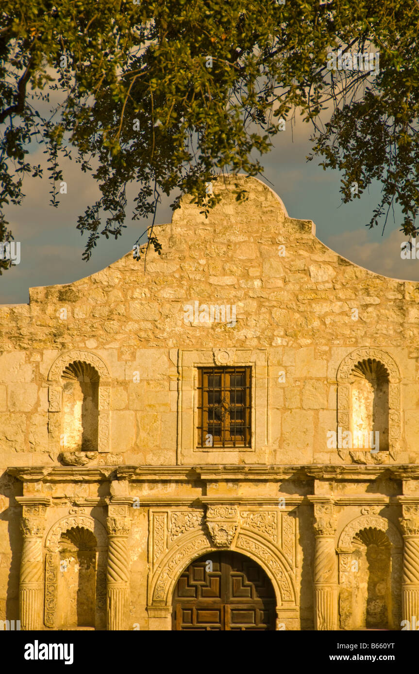 La missione di Alamo, santuario storico monumento di Alamo Plaza San Antonio TX Foto Stock