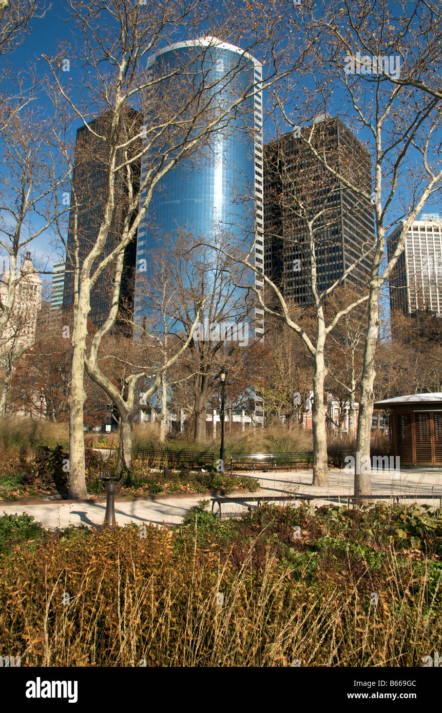 Battery Park boardwalk in New York City in inverno Battery Park è una destinazione turistica molto popolare in New York Foto Stock