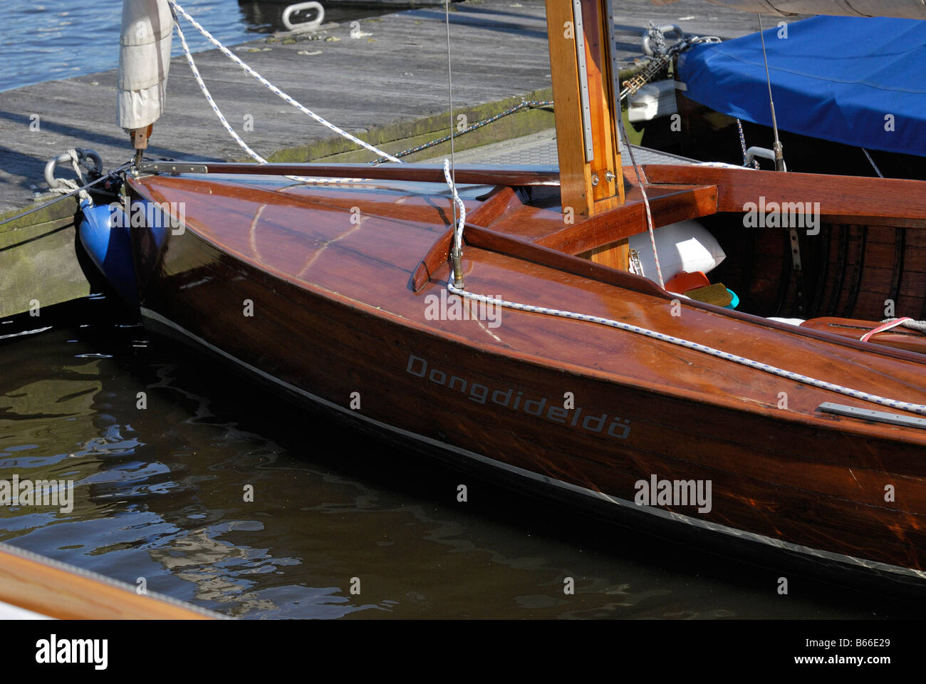 Yacht al molo di Amburgo yacht club Germania Foto Stock