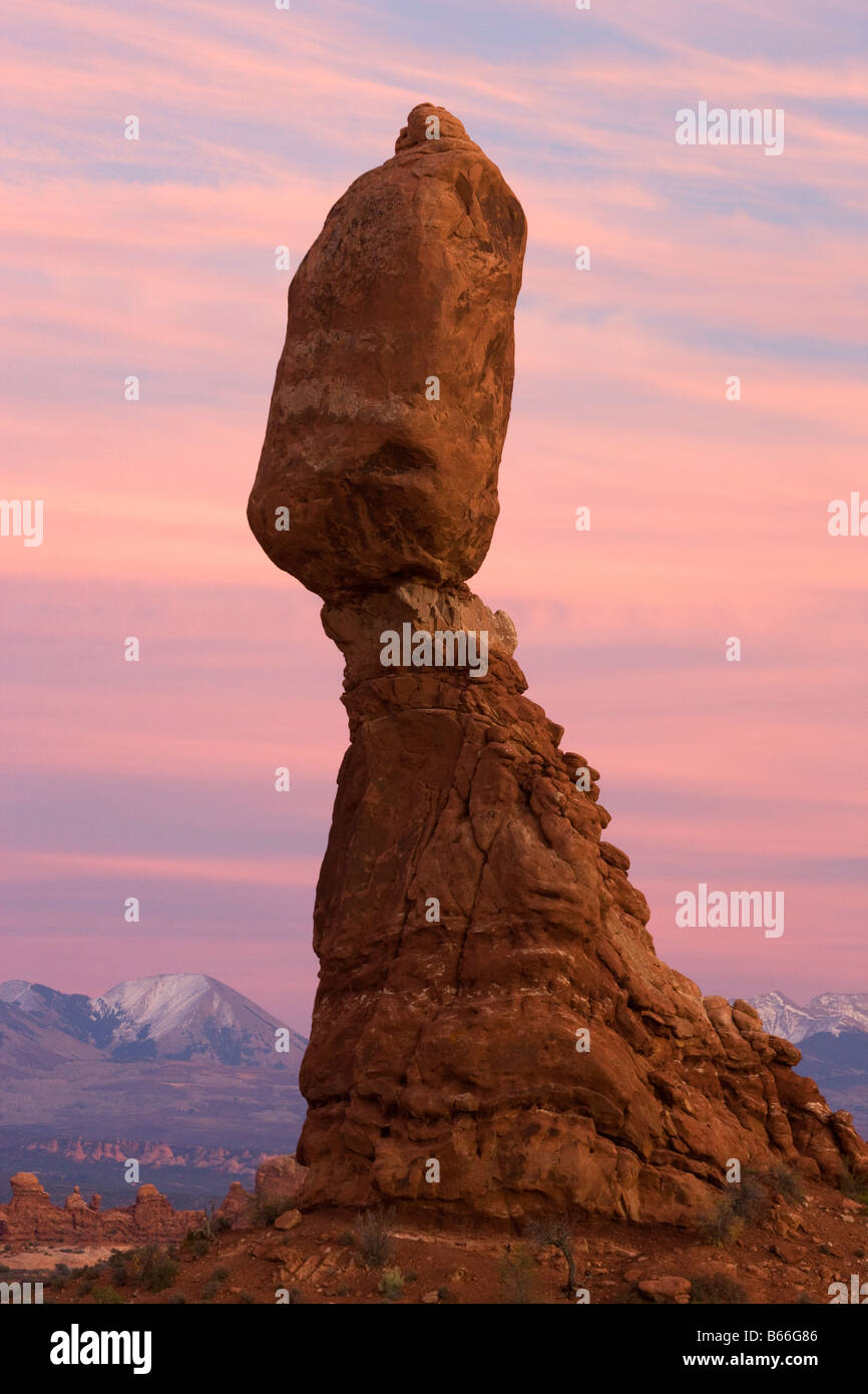 Equilibrato Rock Arches National Park vicino a Moab Utah Foto Stock