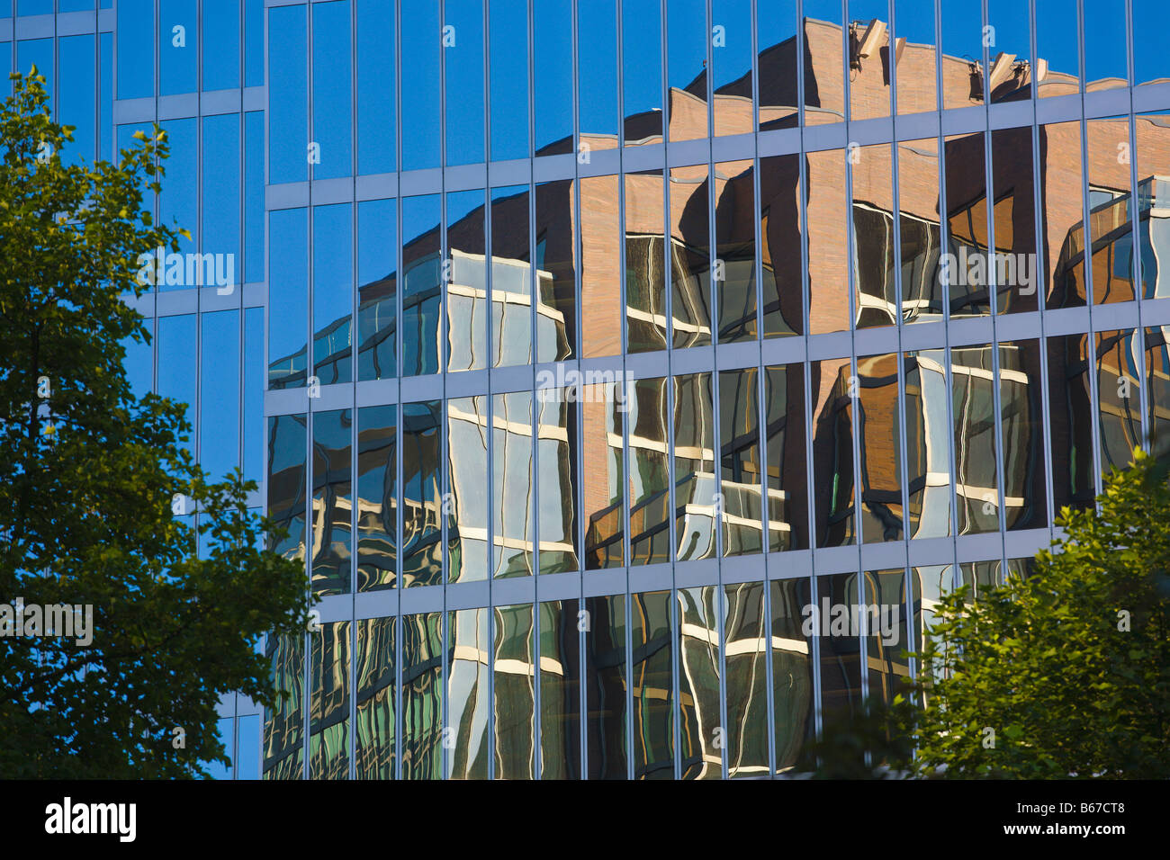 Moderno edificio di vetro Vancouver " British Columbia " Canada Foto Stock