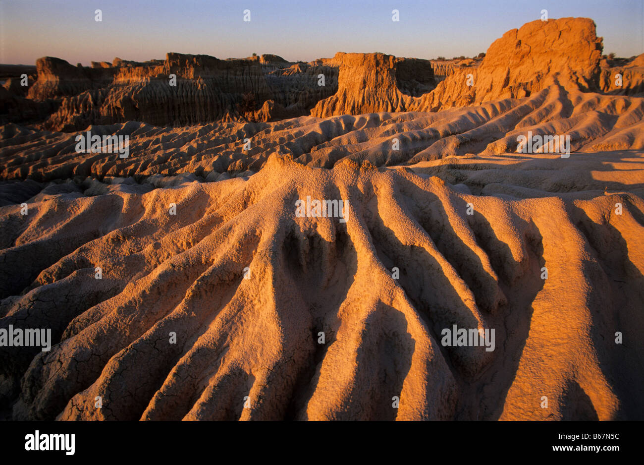 Il eroso i resti del muro della Cina, un antico duna di sabbia, Mungo National Park, New South Wales, Australia Foto Stock