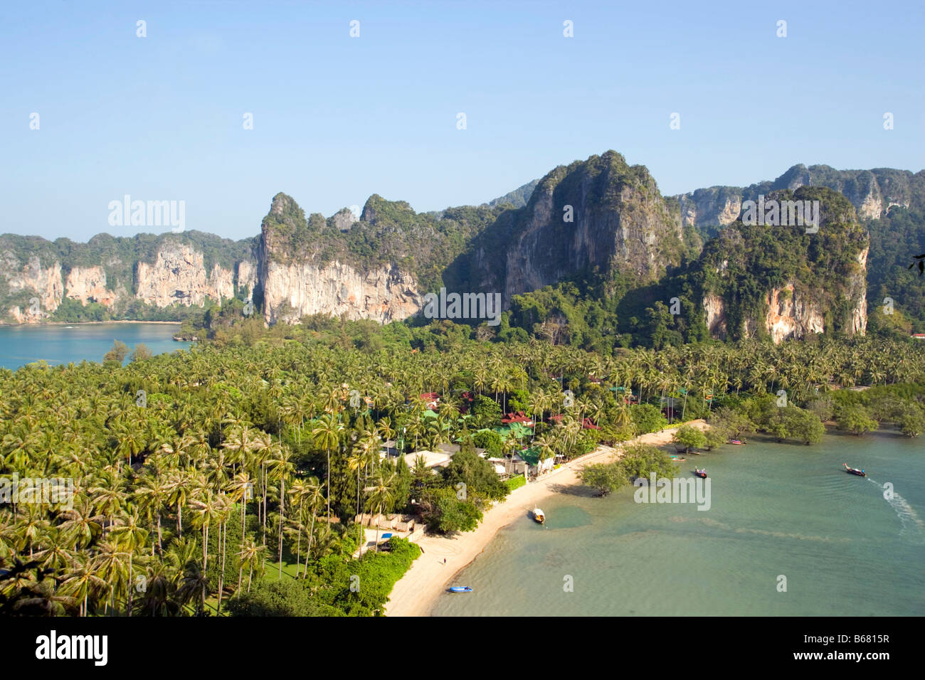 Vista aerea di istmo, Hat Rai Leh Est, Railay Est, Laem Phra Nang, Railey, Krabi, Thailandia, dopo lo tsunami Foto Stock