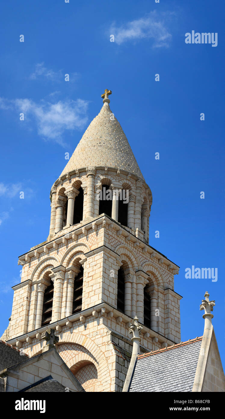 Architettura della chiesa, pietra bianca cattedrale Notre Dame la Grande (XII secolo), Poitiers, Poitou, Francia Foto Stock