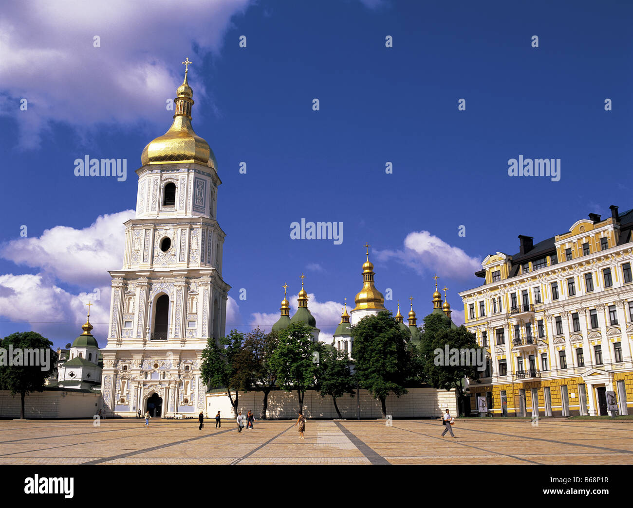 Sofiyska Square e St. Sophia cattedrale, Kiev, Ucraina Foto Stock