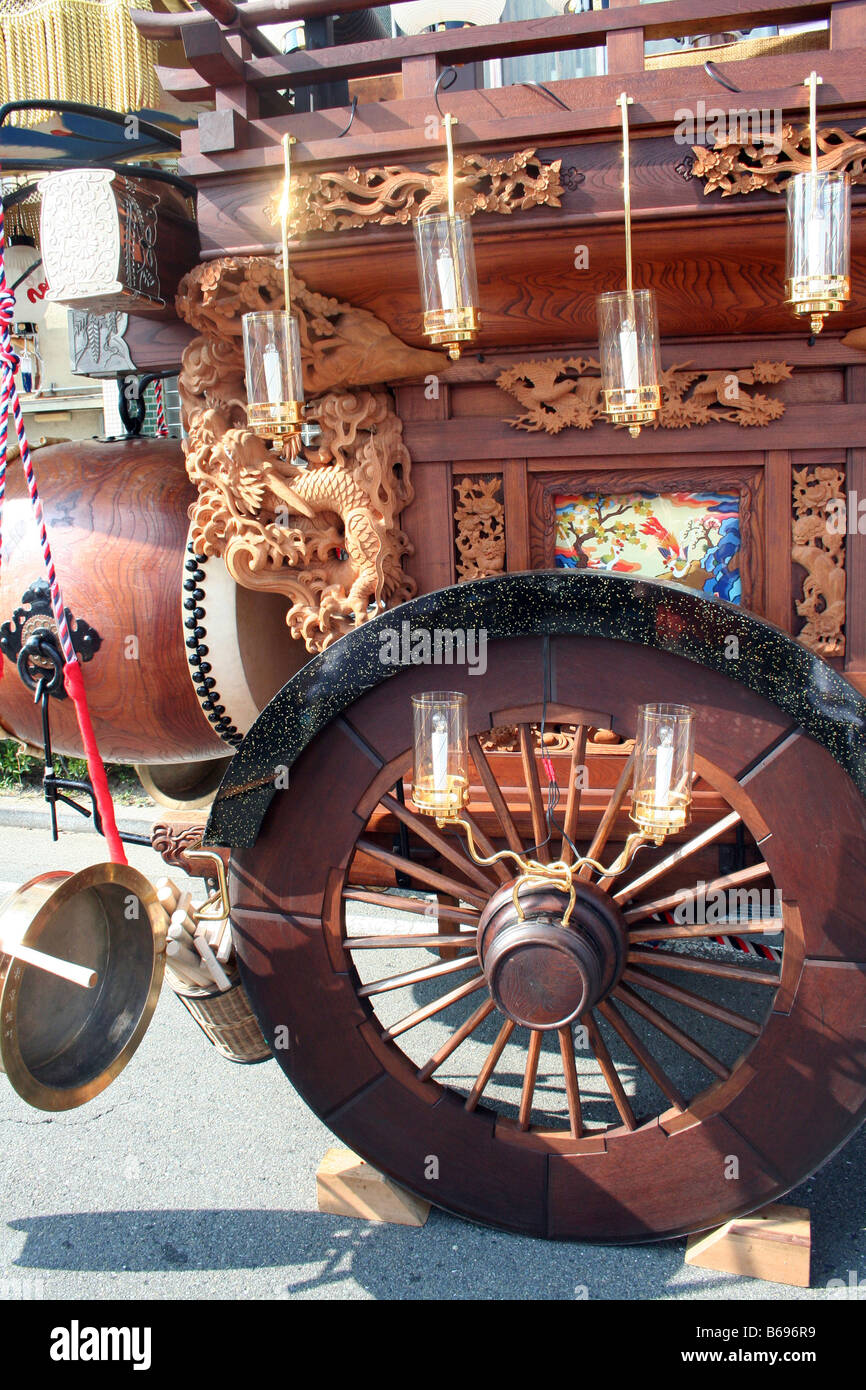 Carrello a tamburo in occasione dell'annuale festival Ishidori a Kuwana, Giappone. Foto Stock