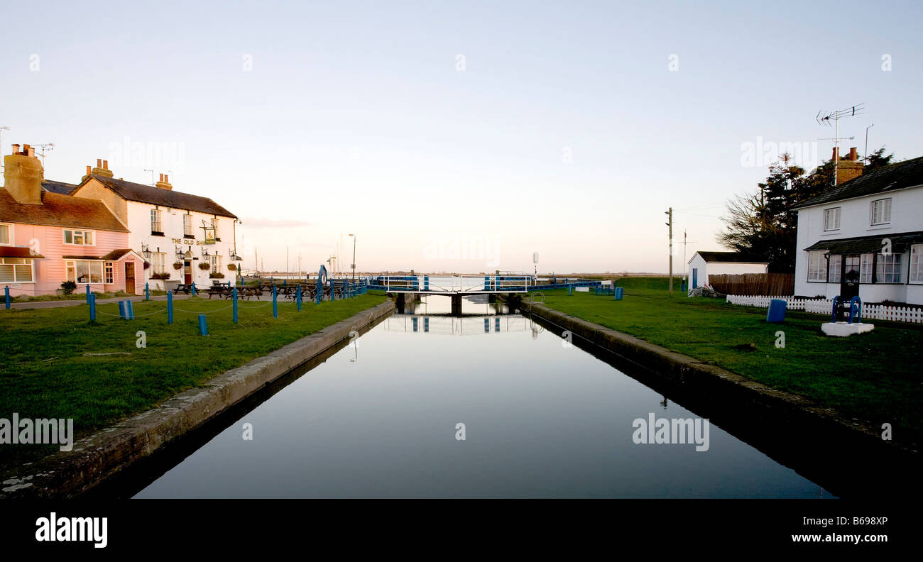 Una vista orizzontale della guarnizione di blocco a Heybridge Basin Foto Stock