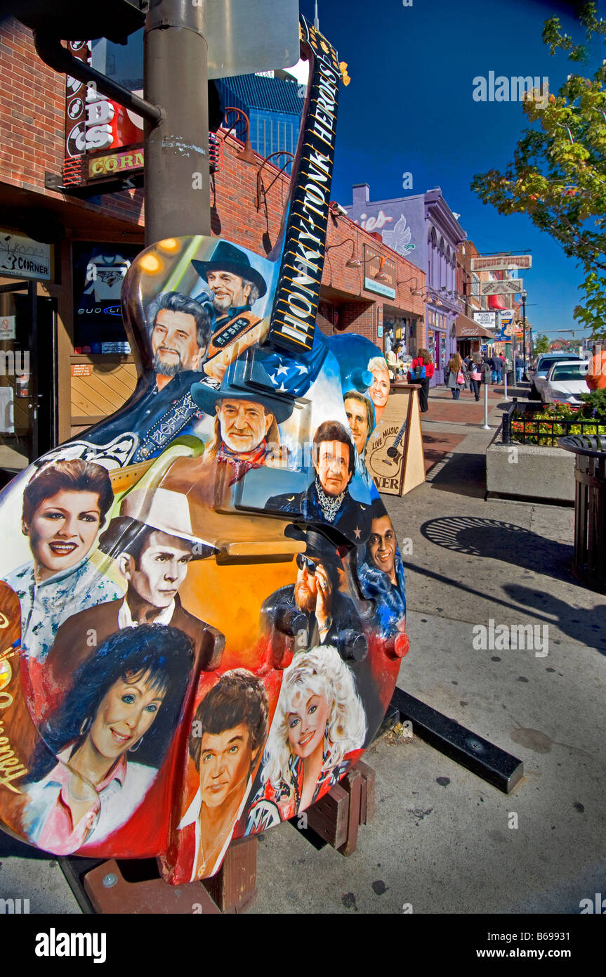 Tributo alla musica country leggendario esecutori al Angolo delle Leggende sul lower Broadway a Nashville Tennessee Foto Stock