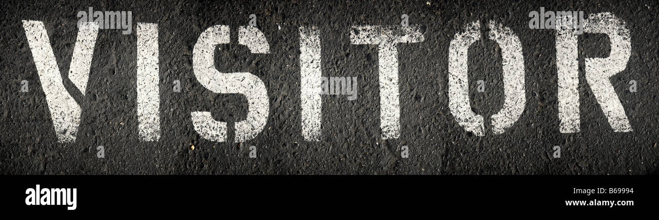 Panorama di un parcheggio visitatori di segno Foto Stock