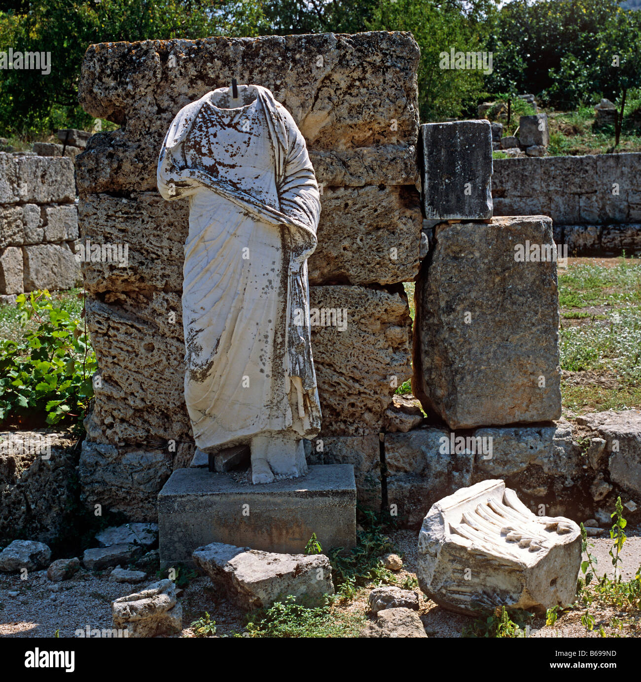 Decapitati statua antica Olympia Peloponneso Grecia Hellas Foto Stock