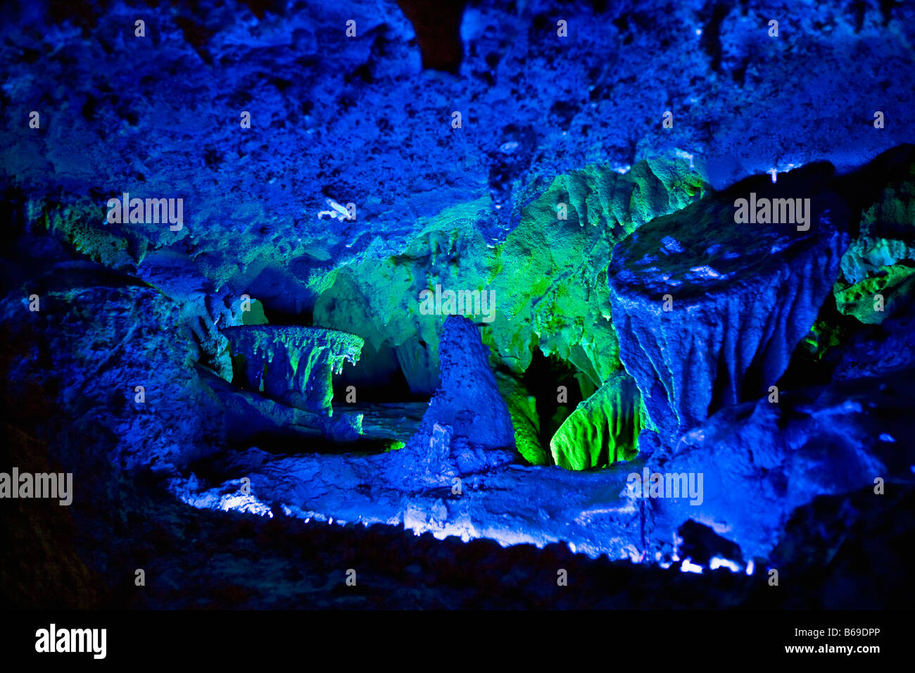 Gli interni di una grotta, Lotus Grotta, Xingping, Yangshuo, provincia di Guangxi, Cina Foto Stock