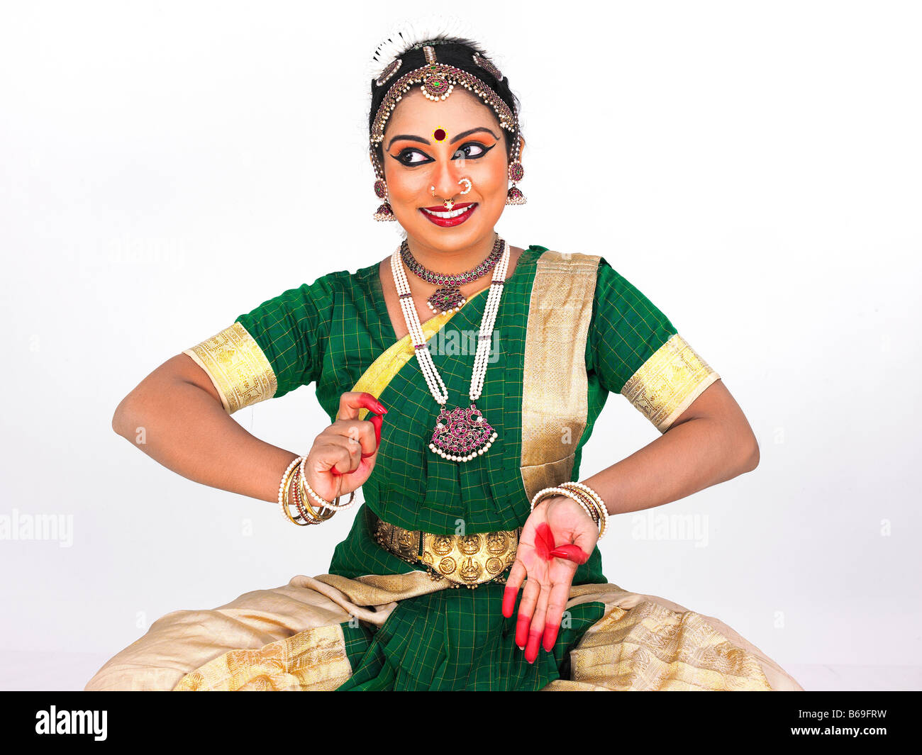 Bharathanatyam femmina ballerino del Tamil Nadu in India del Sud Foto Stock