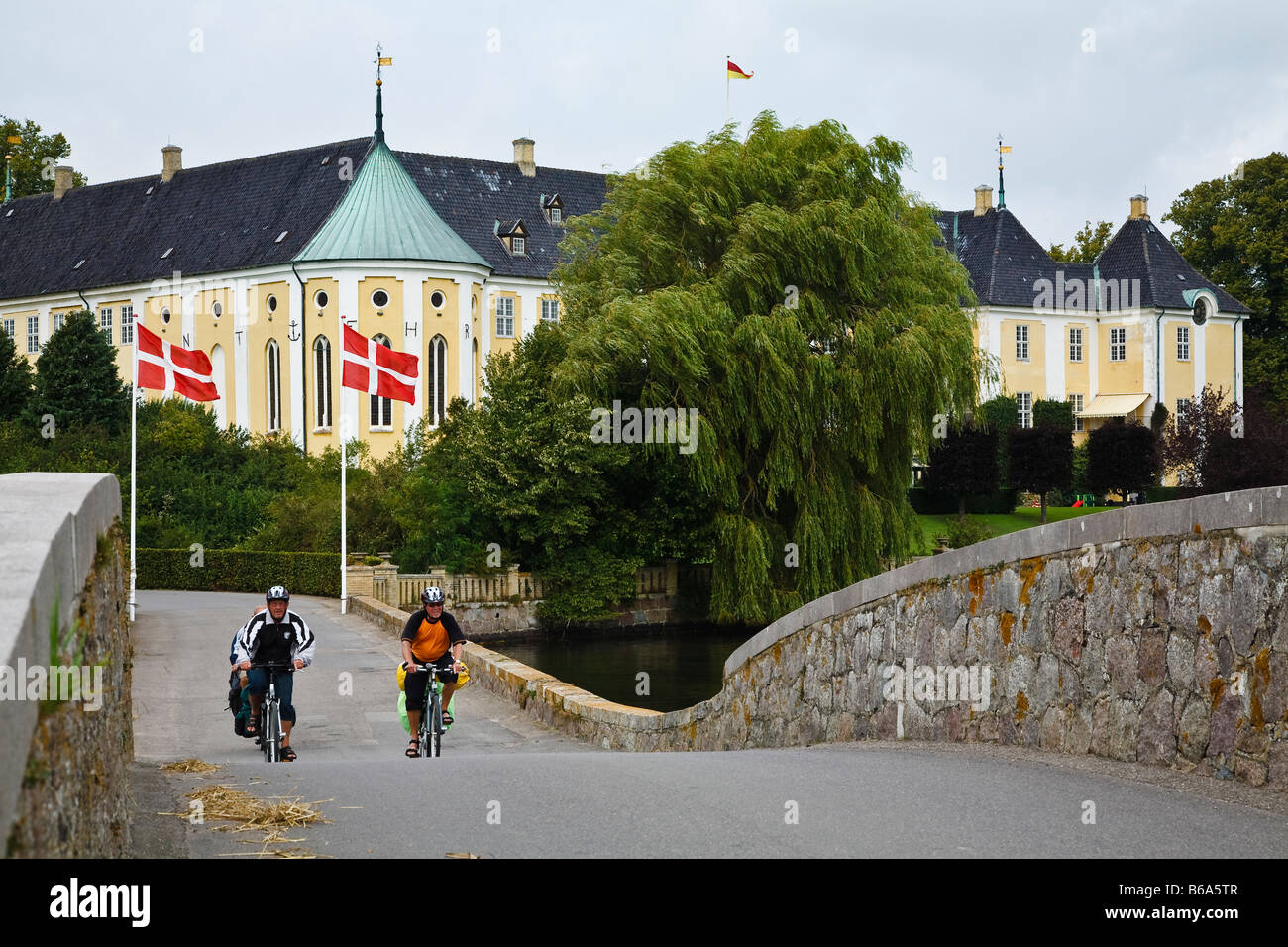 I ciclisti a Gavnø Castle, Zelanda, Danimarca Foto Stock