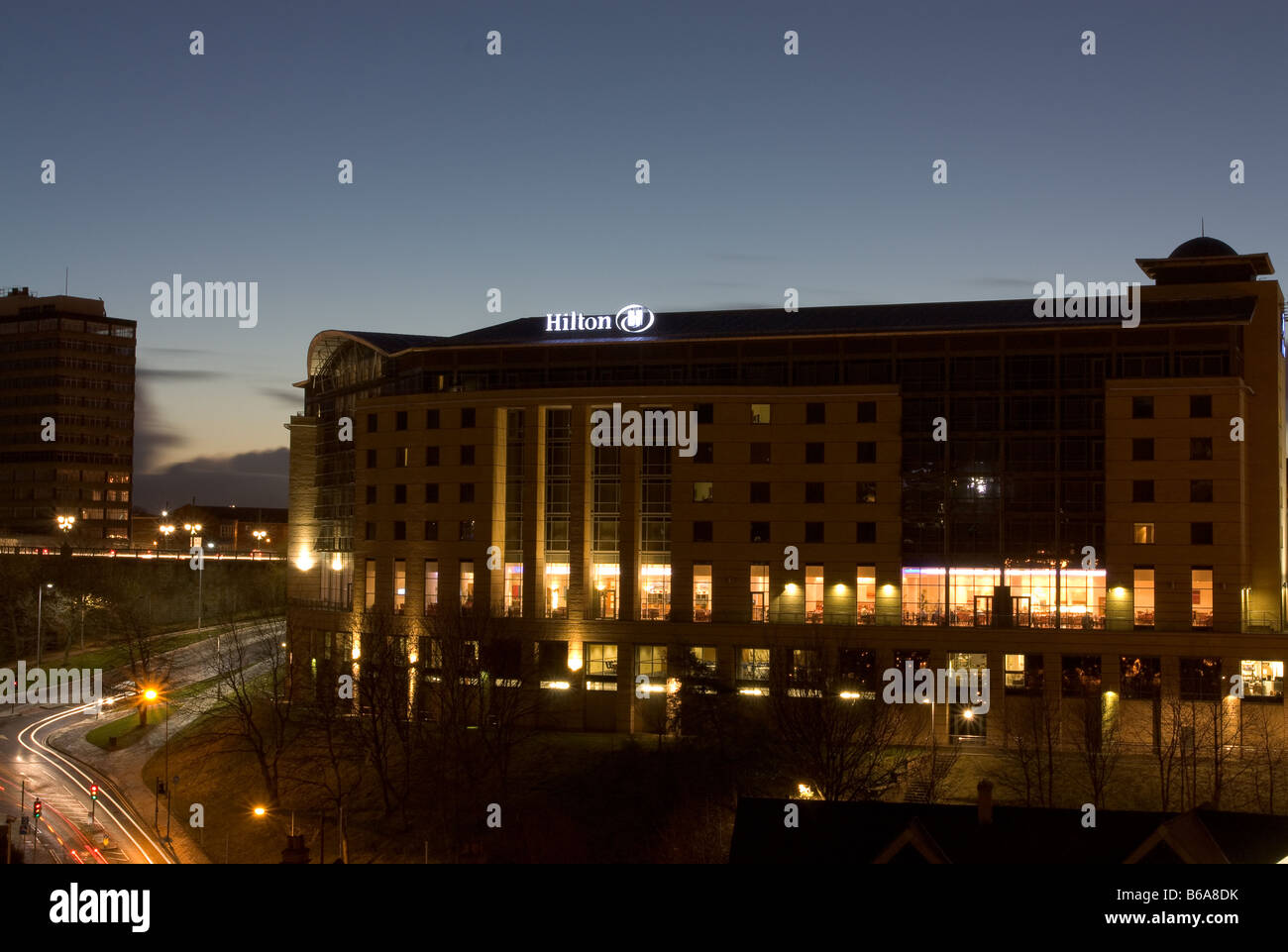Newcastle e Gateshead Hilton Hotel del crepuscolo Foto Stock