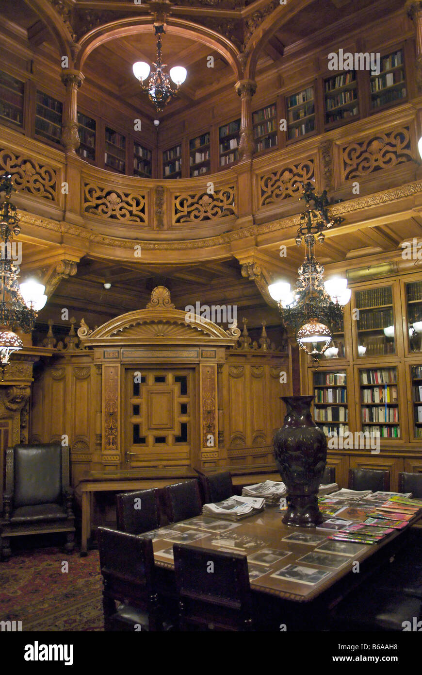 Con pannelli in legno Vladamir libreria s Palace San Pietroburgo Russia Foto Stock