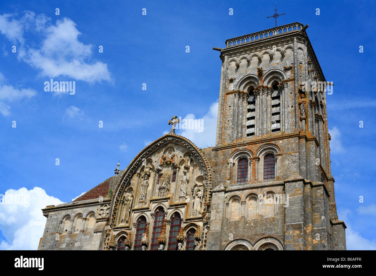 Chiesa Sainte Marie Madeleine (Basilica di Santa Maddalena), Vezelay, Borgogna, Francia Foto Stock