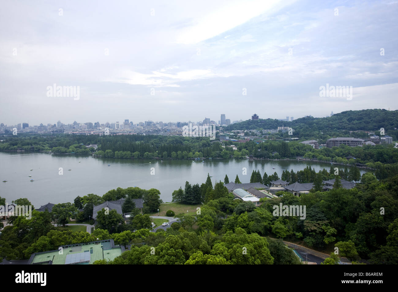 Scenario del West Lake in Hangzhou nella provincia di Zhejiang Foto Stock