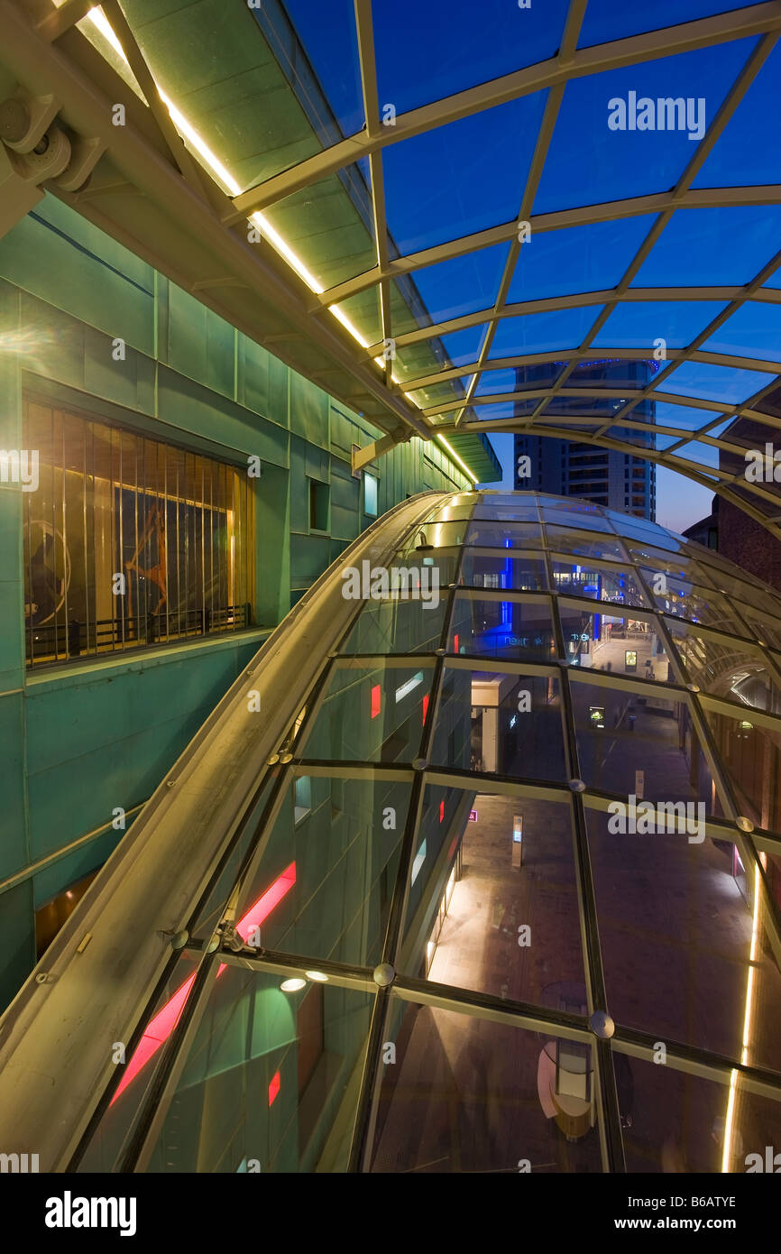 Regno Unito, Inghilterra, Avon, Bristol, Centro commerciale Cabot Circus Foto Stock