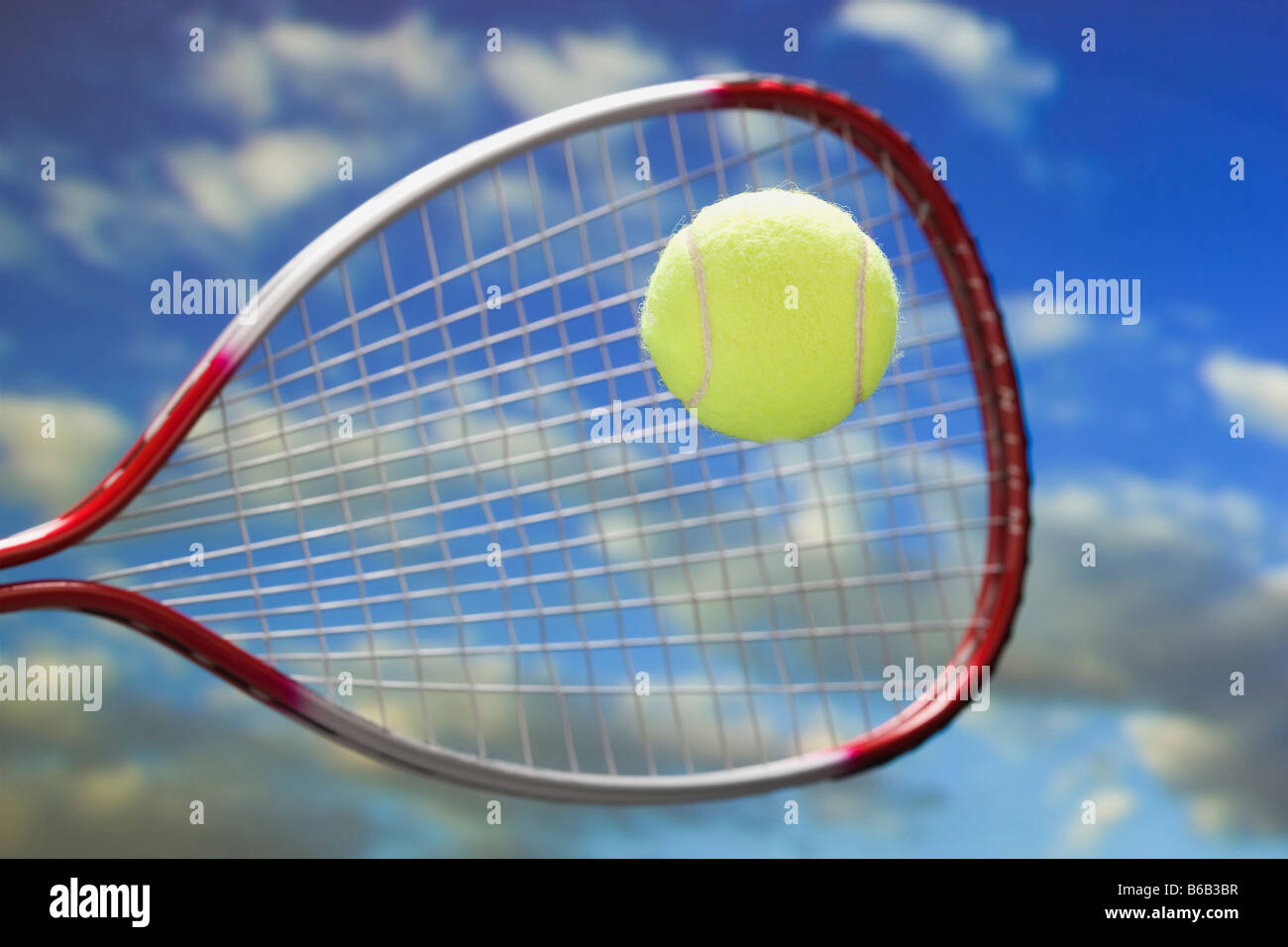 Colpire una palla da tennis immagini e fotografie stock ad alta risoluzione  - Alamy