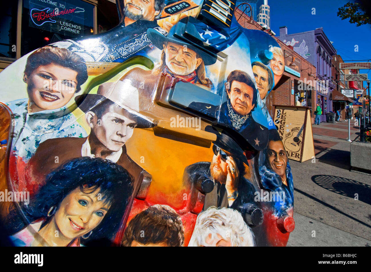 Tributo alla musica country leggendario esecutori al Angolo delle Leggende sul lower Broadway a Nashville Tennessee Foto Stock