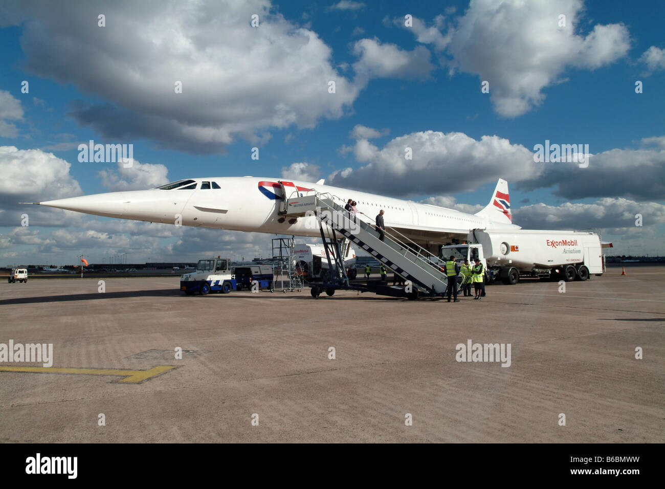 British Airways Concorde essendo rifornito all'Aeroporto di Birmingham durante la sua ultima visita prima di essere scartato Foto Stock