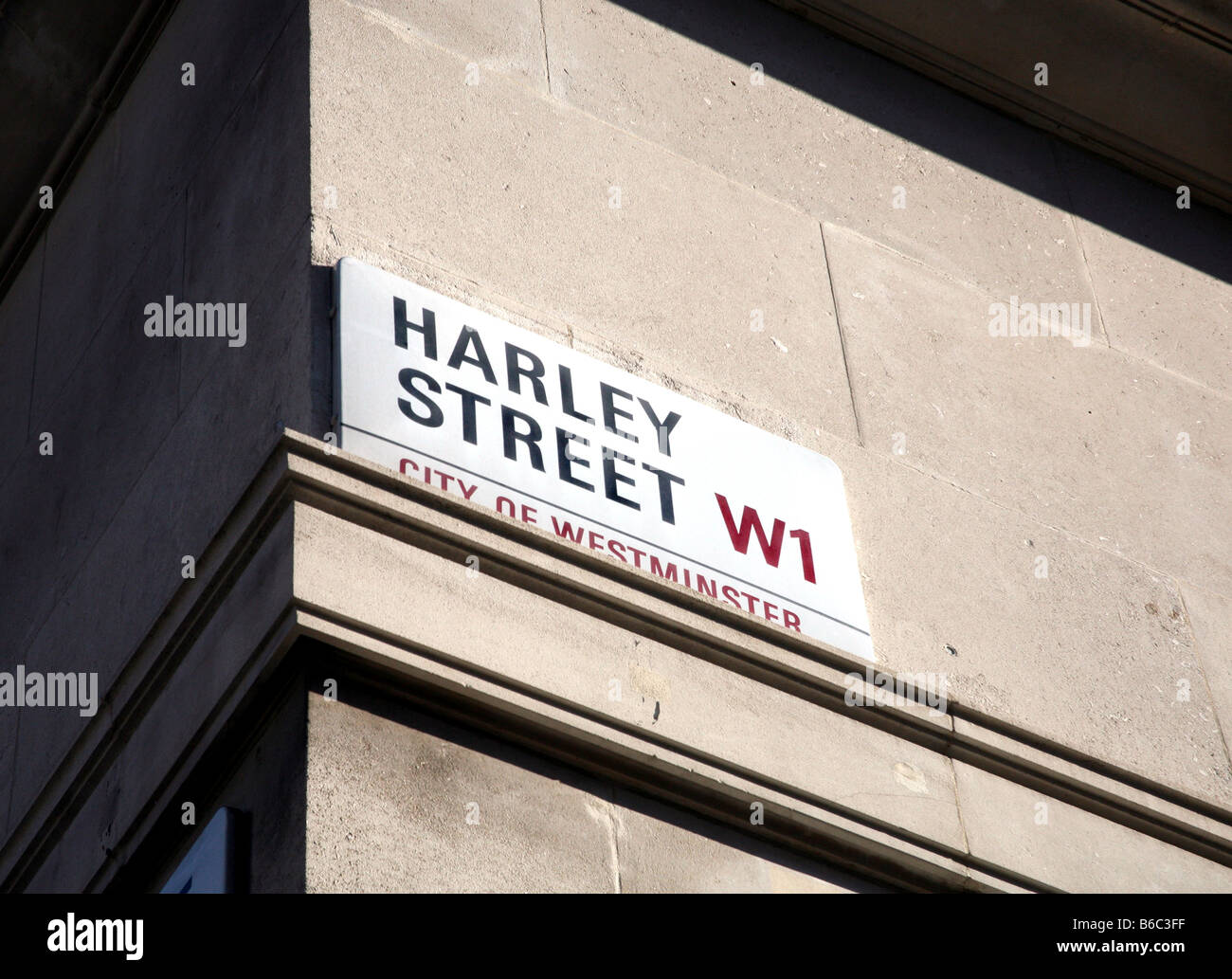 Harley Street a Londra, famosa per i privati le pratiche mediche Foto Stock