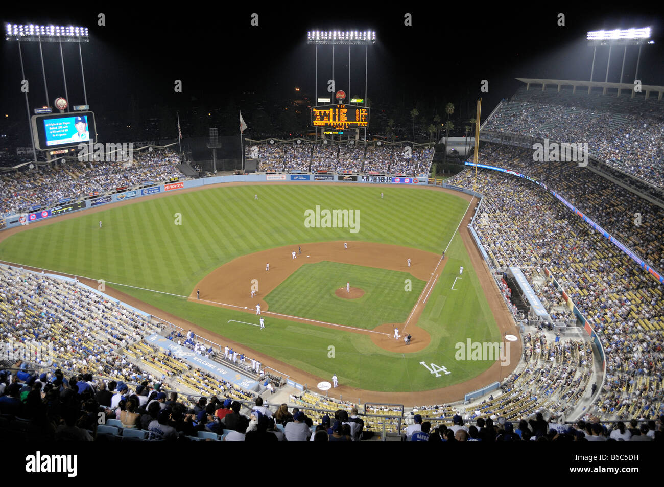 Il Dodger Stadium durante la notte gioco di baseball Foto Stock