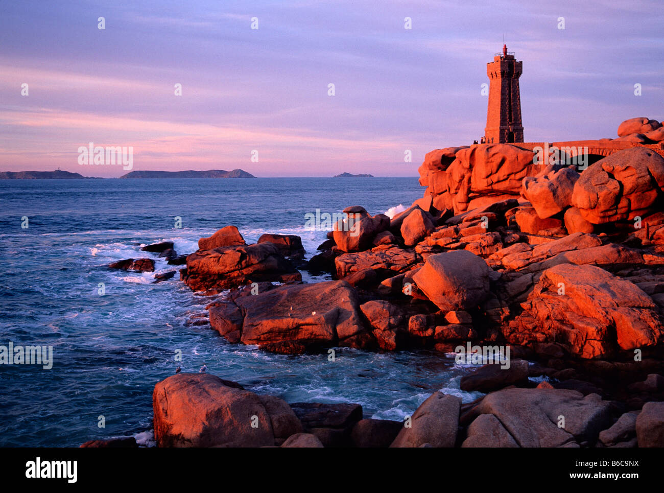 Ploumanach lighthouse in Bretagna Francia Foto Stock