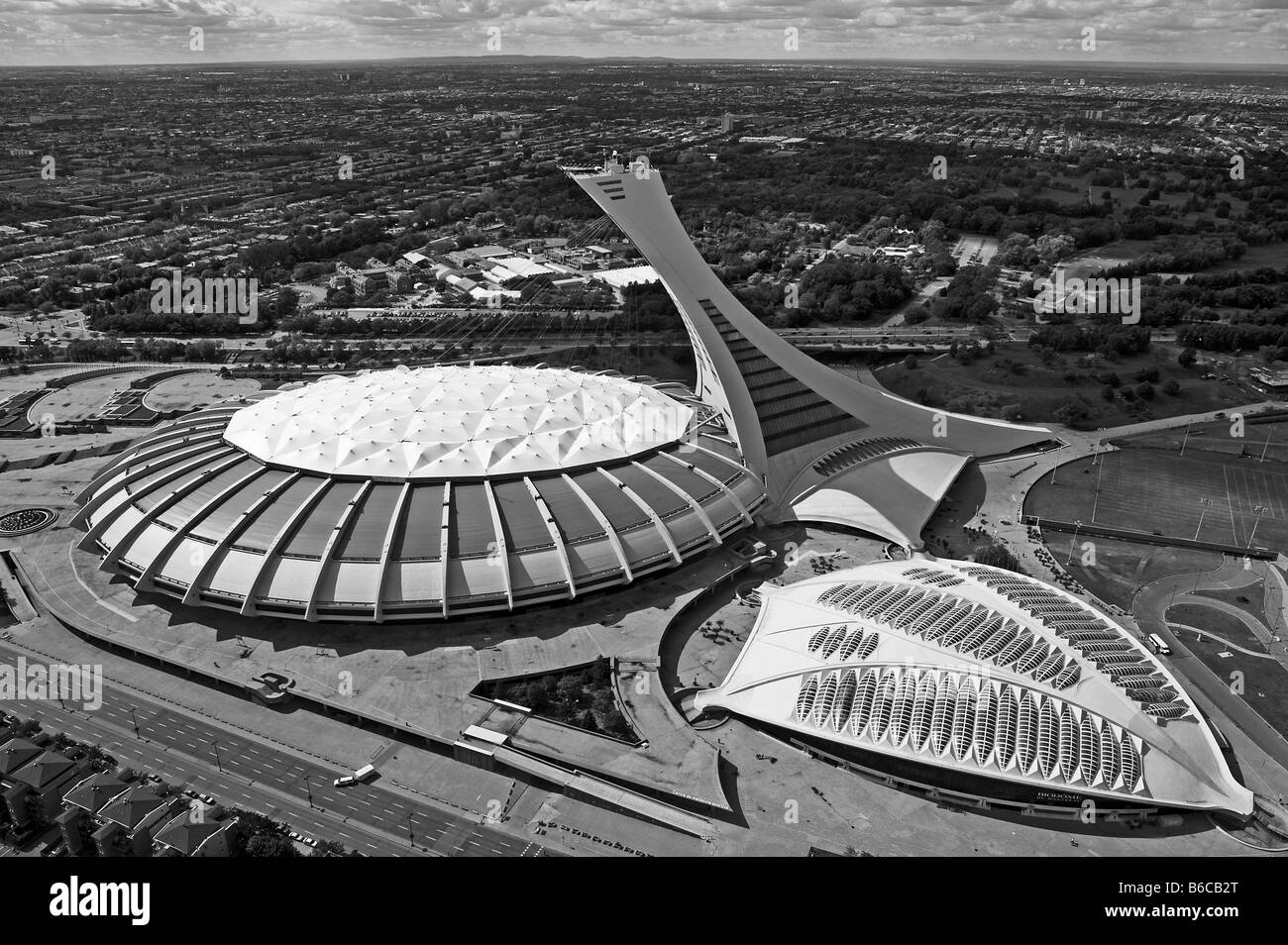 Vista aerea sopra lo stadio olimpico e il Biodome di Montreal Canada Quebec Foto Stock