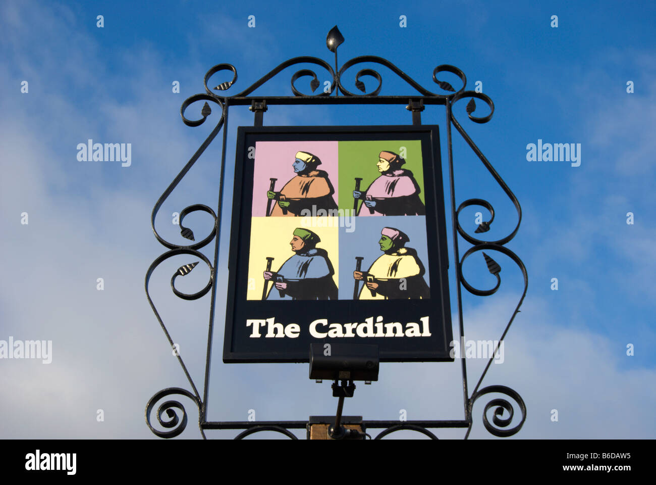 Inn segno del cardinale, una casa pubblica in nord kingston Surrey, Inghilterra Foto Stock