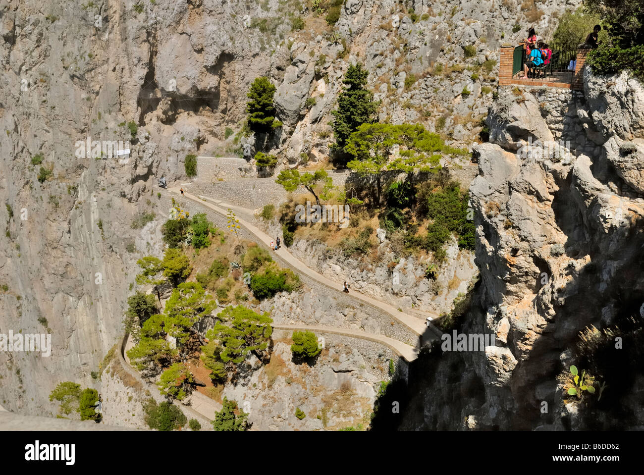 Via Krupp il percorso è stato costruito nei primi anni del Novecento' s superando un dislivello di 100 metri, l'isola di Capri, Campania, Italia. Foto Stock