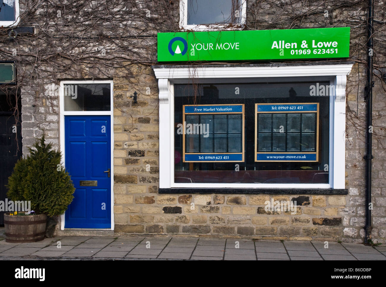 Agenzia immobiliare di Leyburn, North Yorkshire, chiuso a seguito del crollo della casa di vendite. Foto Stock