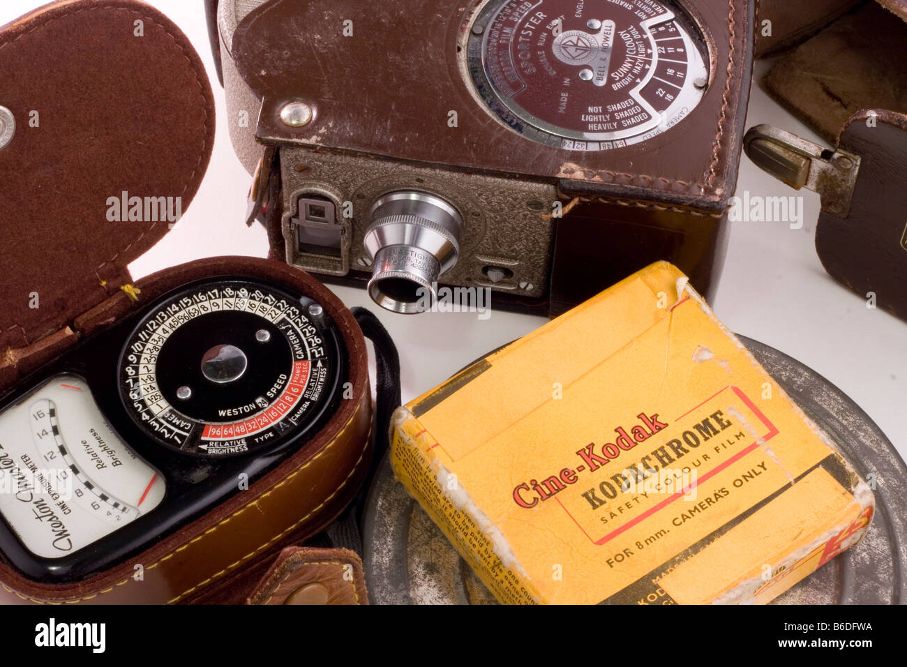 Una collezione di vecchi film cine attrezzature e film. Foto Stock