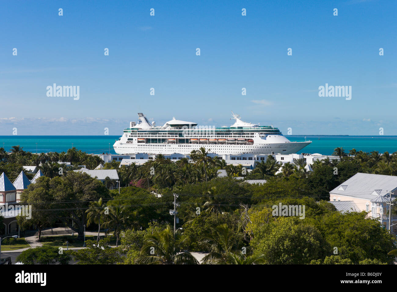 Il Royal Caribbean Cruise Ship 'grandeur dei mari' ancorata al terminal delle navi da crociera, Key West, Florida Keys, STATI UNITI D'AMERICA Foto Stock