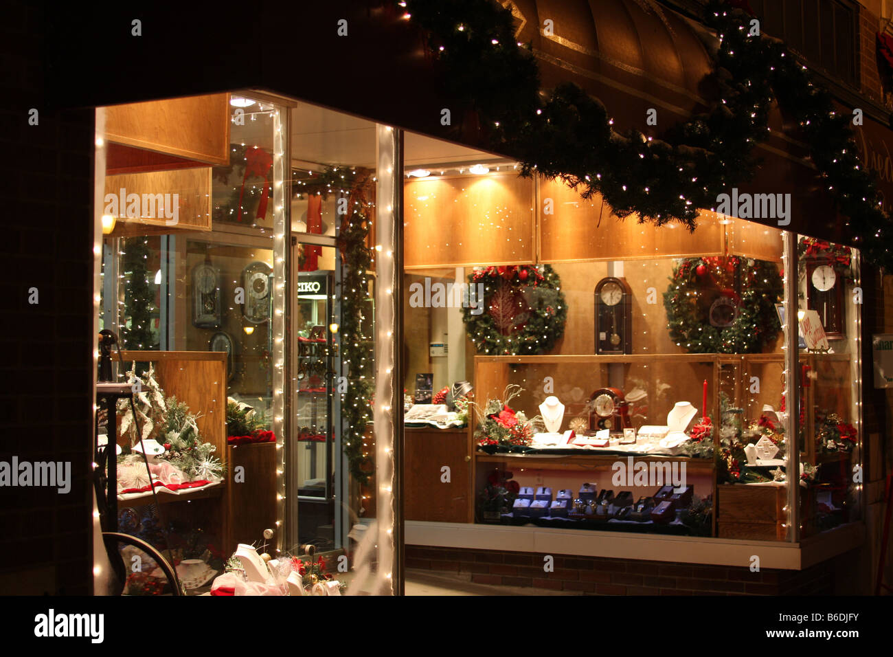Ripon Dickens Celebrazione di Natale decorato in stile vittoriano gioielleria parte anteriore Foto Stock