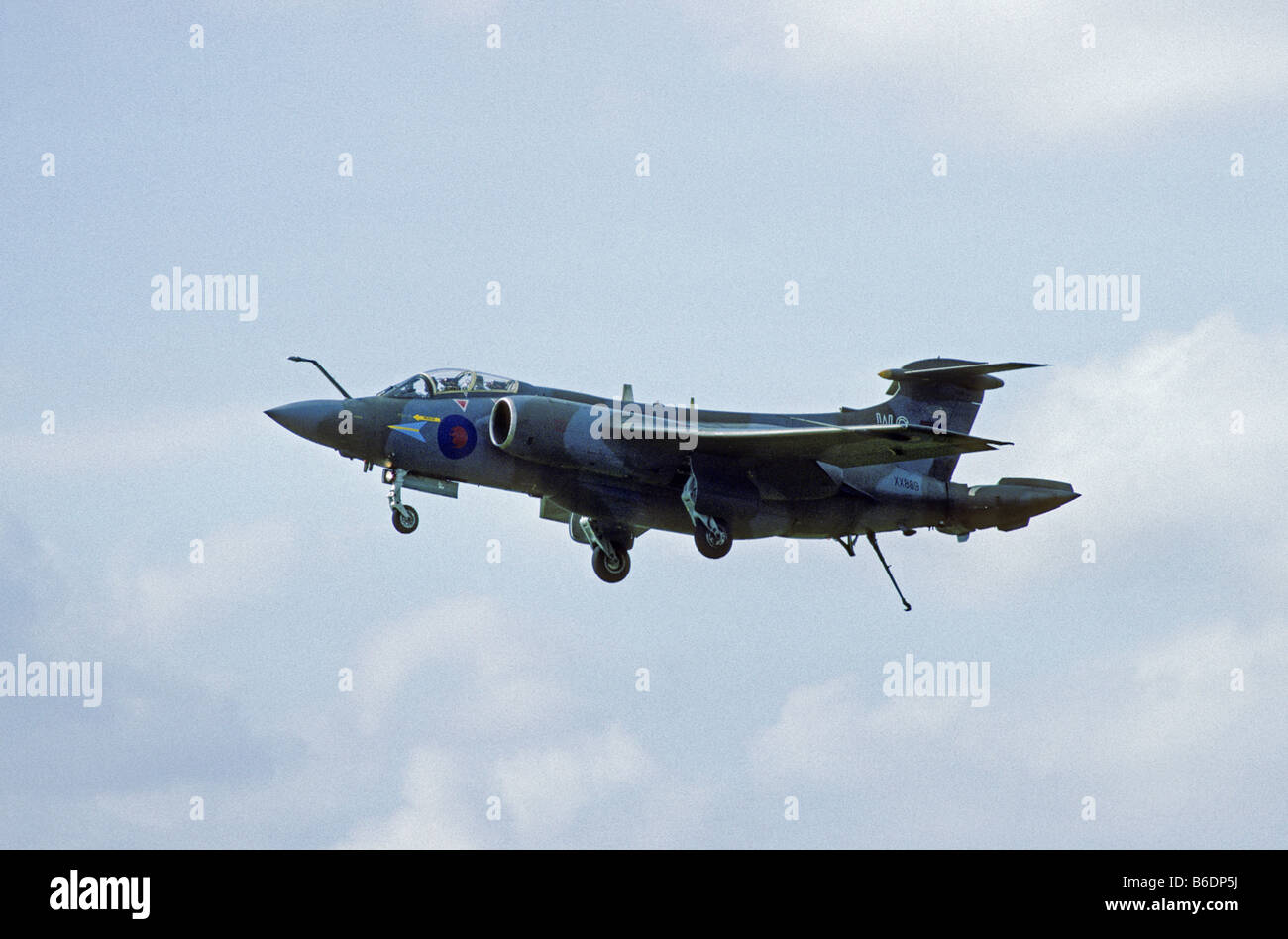 RAF Blackburn Buccaneer Livello Basso Strike Aircraft sul display di volo a Biggin Hill Fiera dell'aria Foto Stock