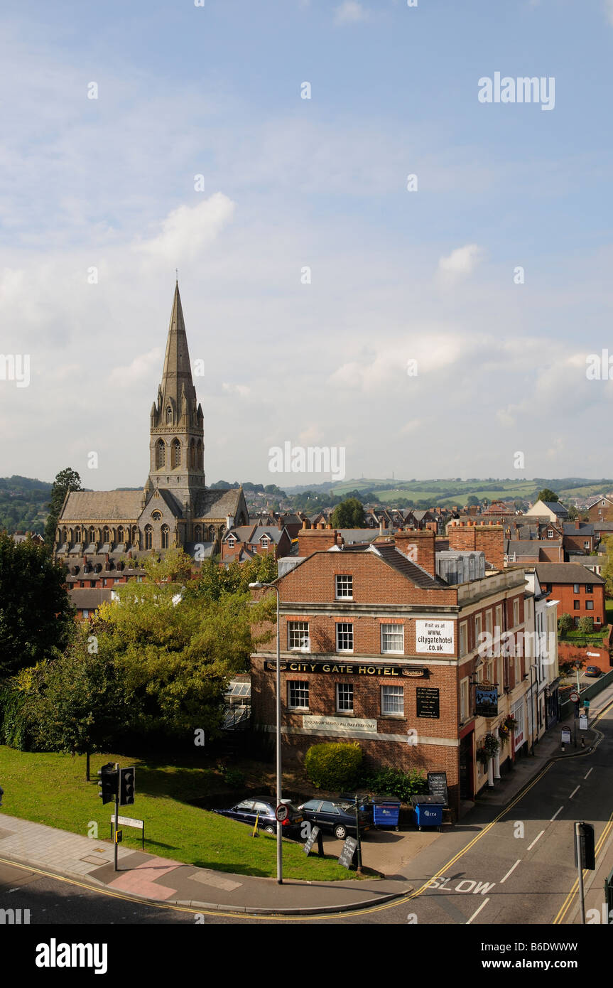 City Gate Hotel e di San Michele e Tutti gli Angeli Chiesa Exeter Devon England Foto Stock