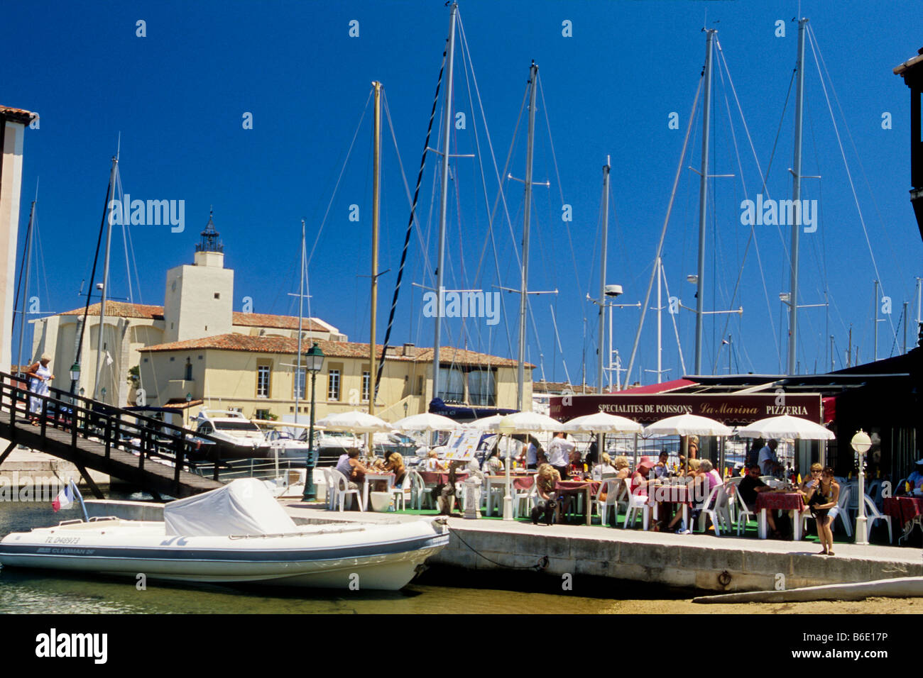 Ristorante esterno in Port Grimaud village Foto Stock