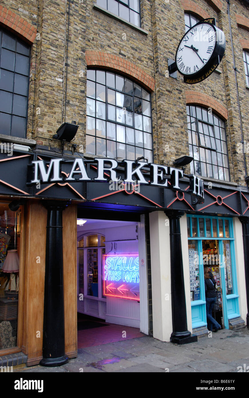 Sala Mercato a Camden Lock market Camden Town London Inghilterra England Foto Stock