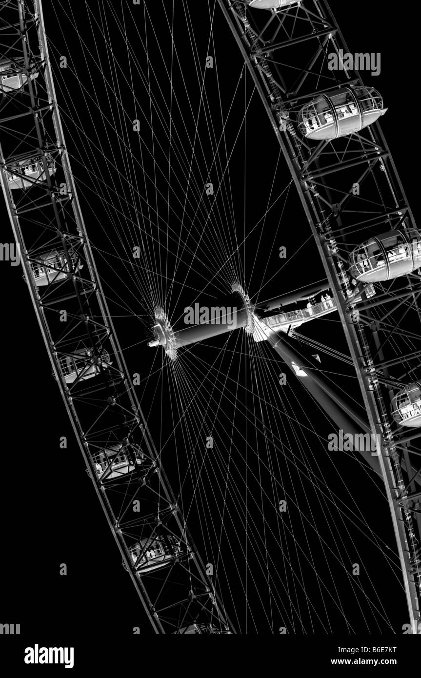 Negativo digitale del Landmark London Eye sulla banca del sud Foto Stock