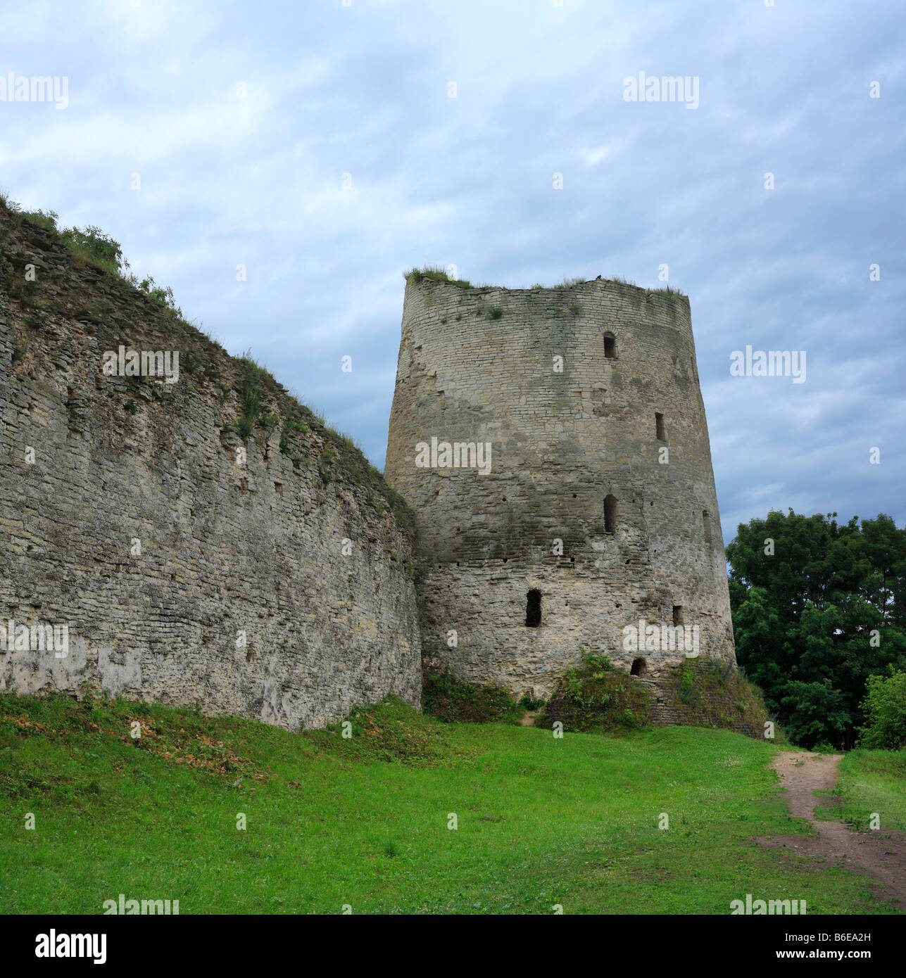 Fortezza medievale, Izborsk, Pskov Regione, Russia Foto Stock