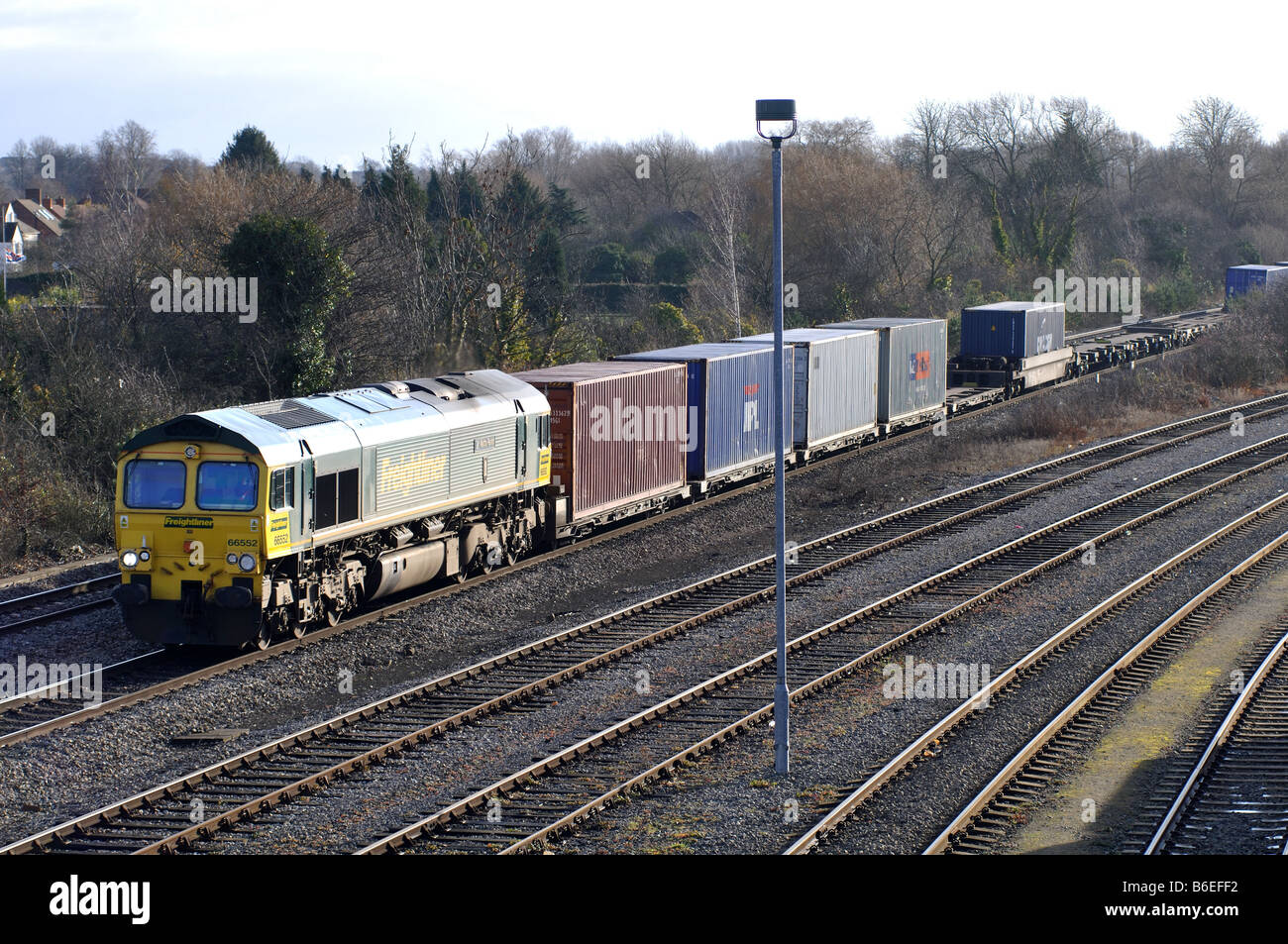 Freightliner treno passa Hinksey cantiere, Oxford, Oxfordshire, England, Regno Unito Foto Stock